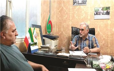 انقلاب ایران دو رهبر داشت یکی امام خمینی دیگری هم شاه در نقش منفی