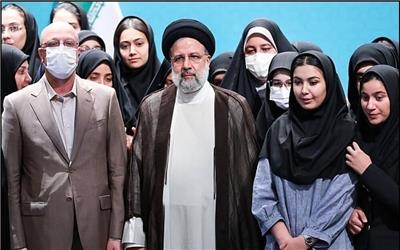 مقام دانشجو و سخنگویی، درخورِ این مقام